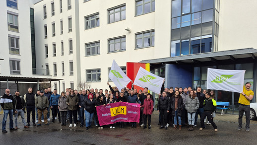 Gewerkschaftliche Mittagspause beim Hauptzollamt Ulm