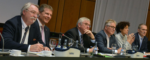 Staatssekretär Würtenberger beantwortet die Fragen aus dem BBW-Landeshauptvorstand.