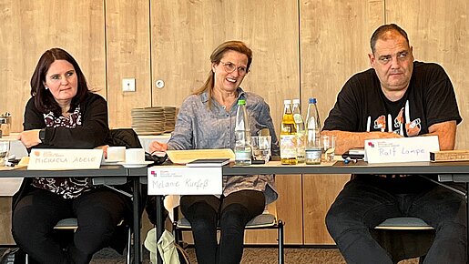 Teilnehmende eines Seminars Teilnehmende eines Seminars