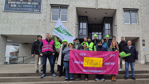 Gewerkschaftliche Mittagspause beim Hauptzollamt Stuttgart